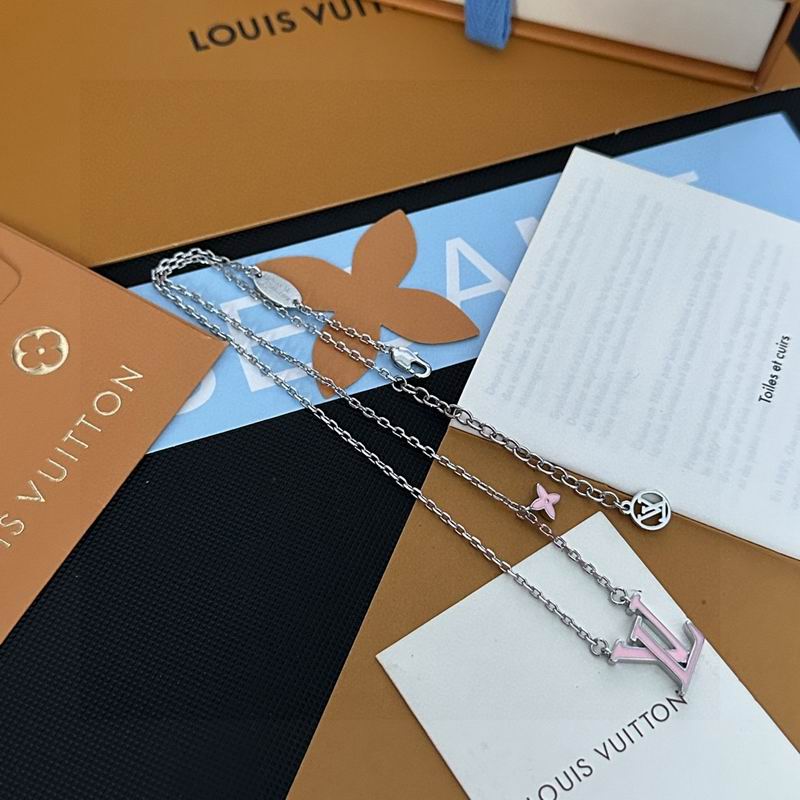 LV Necklace 03lyr341